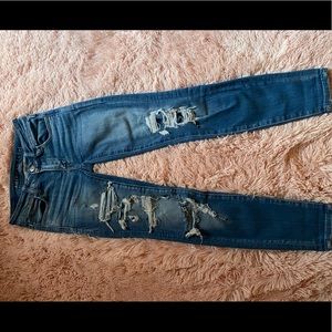 I’m selling brand new American eagle jeans!!